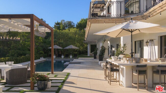 Building Photo - 6110 Merritt Dr