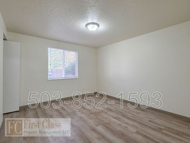 Building Photo - 20125 SW Tualatin Valley Hwy