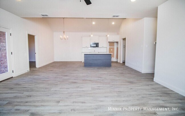 Building Photo - 1612 102nd St