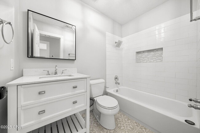 Building Photo - 1203 Iowa Ave