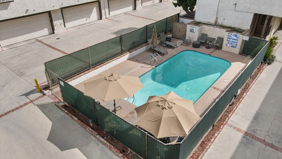 Building Photo - 7650 Topanga Canyon Blvd