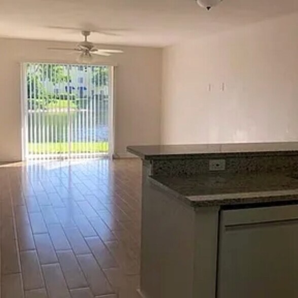 Building Photo - 8304 Key Royal Cir