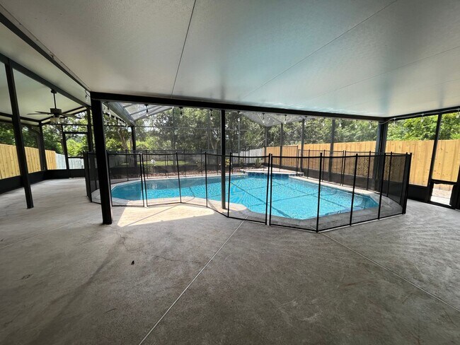Building Photo - 820 Stone Chapel Ct