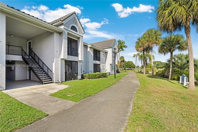 Building Photo - 10361 SW 150th Ct