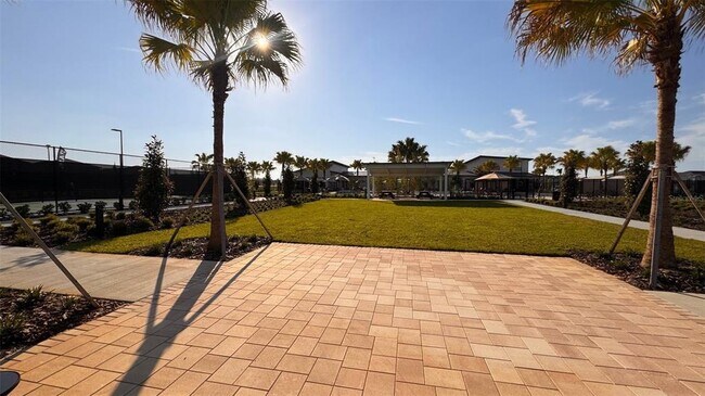 Building Photo - 2664 Armstrong Ave