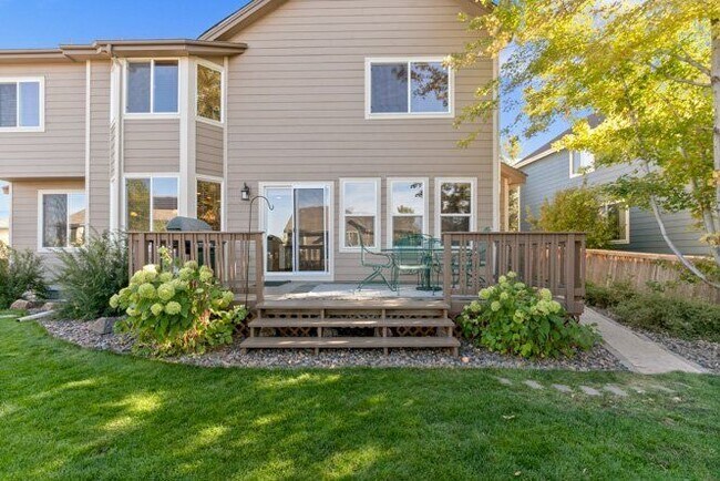Building Photo - 829 W Sparrow Hawk Dr