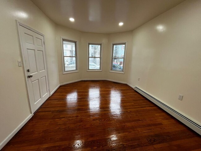 Building Photo - 207 Kearney St