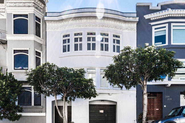 Primary Photo - 2117 Pierce St