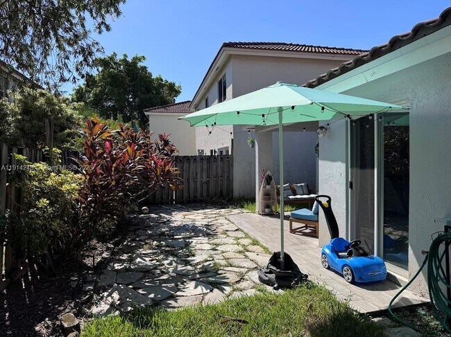 Building Photo - 5593 NW 102nd Pl