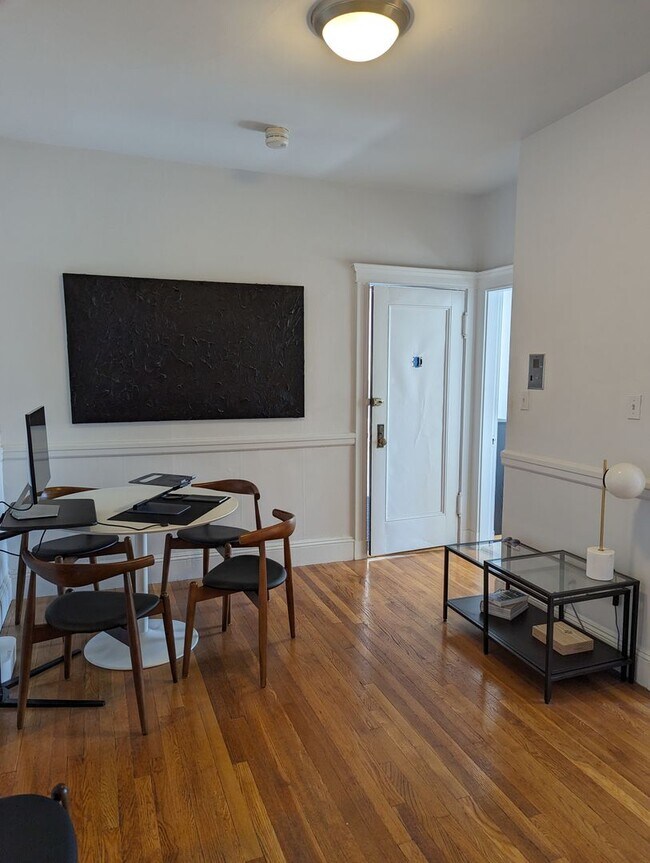 Building Photo - SEPTEMBER 1 Cambridge lovely 1 bedroom on Shepard Street