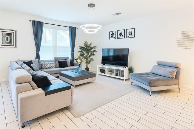 Building Photo - 242 Zuma Dr