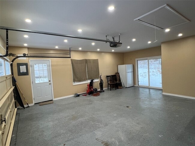 Building Photo - 2444 Rhonda Dr