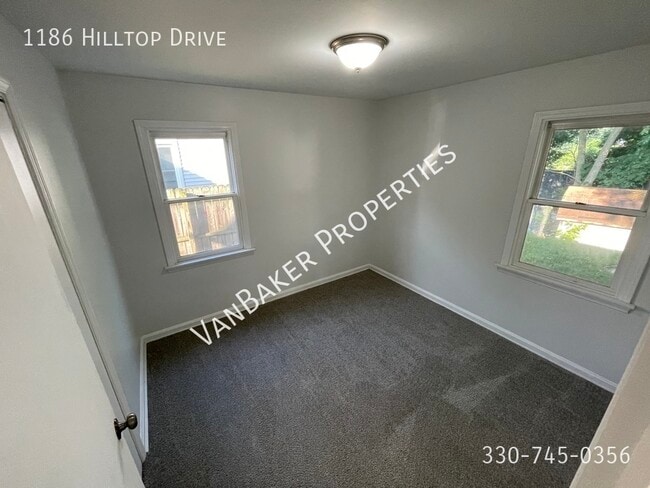 Building Photo - 1186 Hilltop Dr