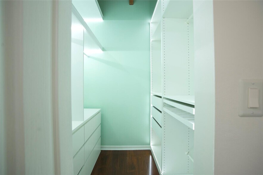 Building Photo - 2125 SW 81st Ave