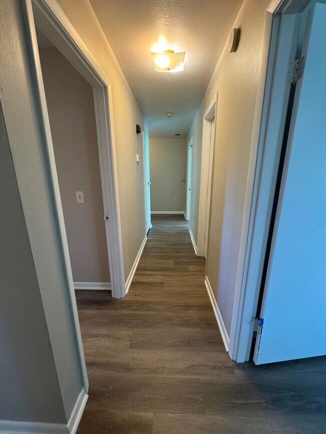 Building Photo - No HOA. Oversized 3/2 Home. NEW PHOTOS COMING SOON