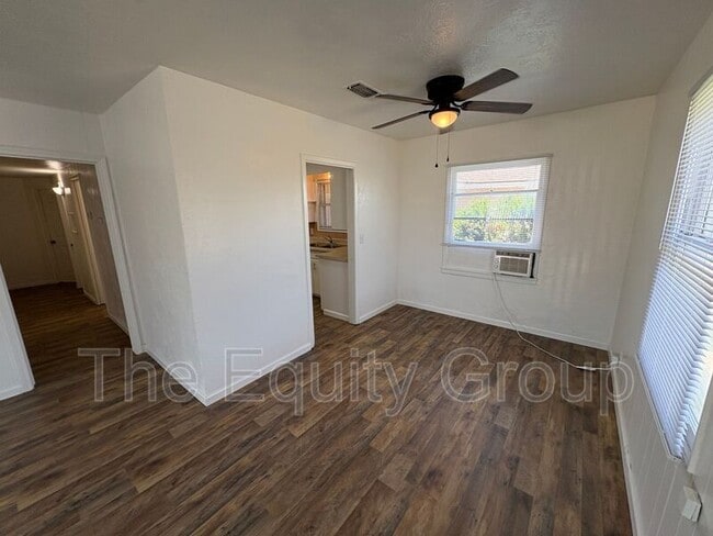 Building Photo - 495 N Perry Ave