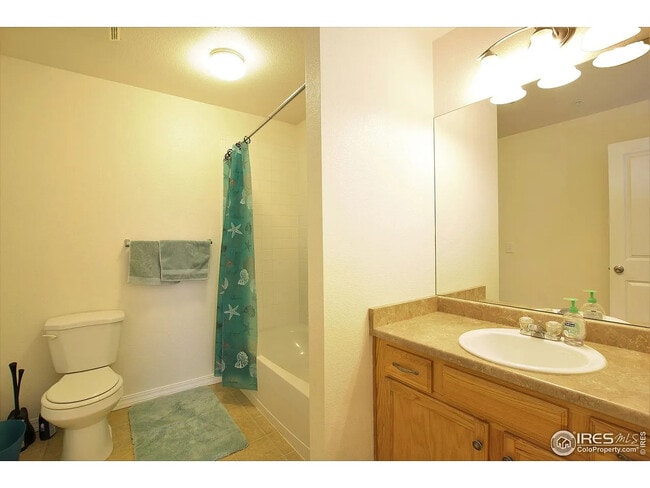 Building Photo - 2450 Windrow Dr
