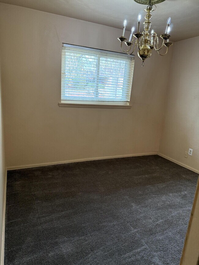 Building Photo - Charming 3 bed/2 bath house in the Heart o...