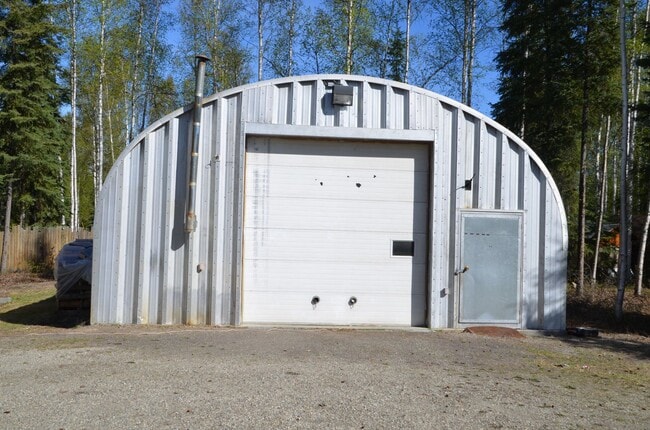 Building Photo - Beautiful 3 Bed 2 Bath Log Home with Large...