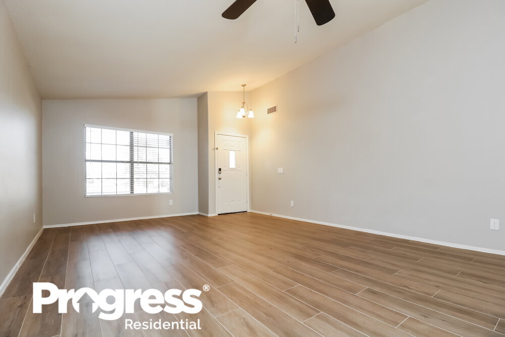 Building Photo - 15415 W Lea Ln