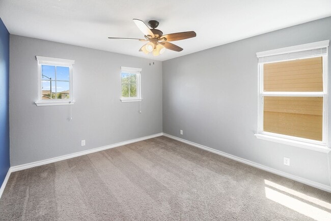 Building Photo - 4 Bedroom/2.5 Bath Tausch Farm Subdivision