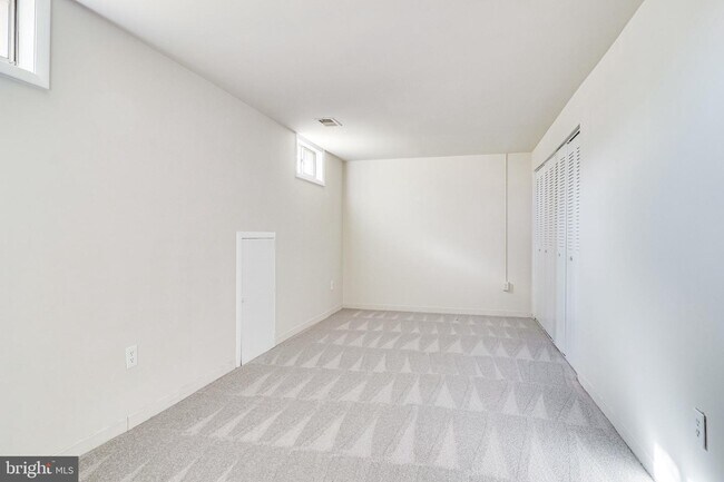 Building Photo - 3000 Winter Pine Ct