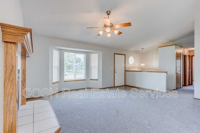 Building Photo - 1420 N Aksarben St