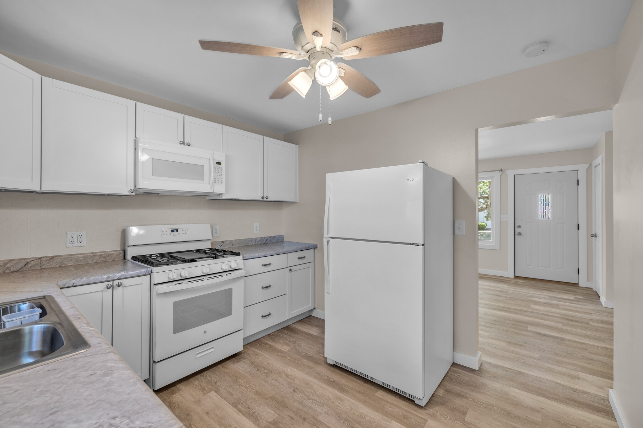 Building Photo - 8 Crestview Dr