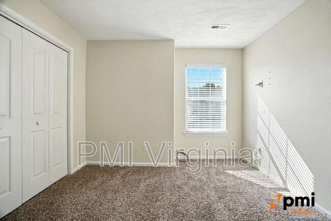 Building Photo - 159 Stoney Ridge Ave