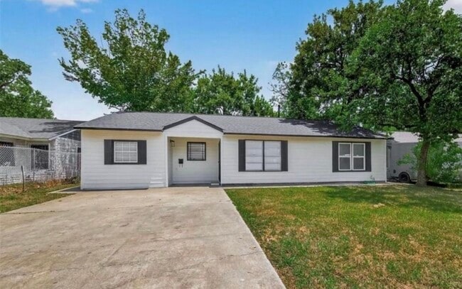 Building Photo - 7023 Crestmont St