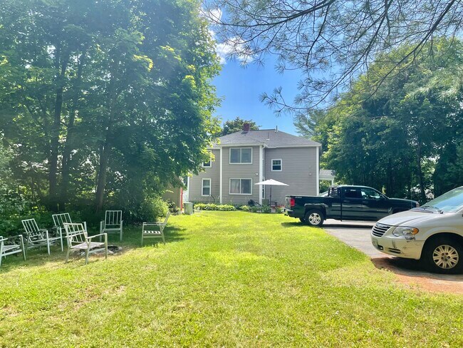 Building Photo - 31 Collette St