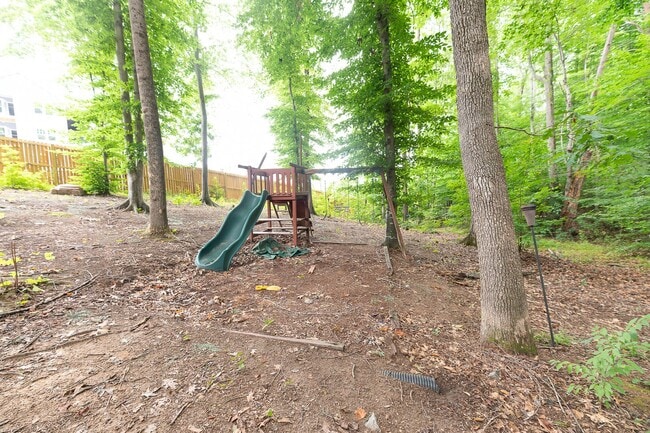 Building Photo - Spacious 3100 sq ft 3 bedroom 2.5 bath home on over 1.5 acres in Oak Ridge NC w/2 car garage