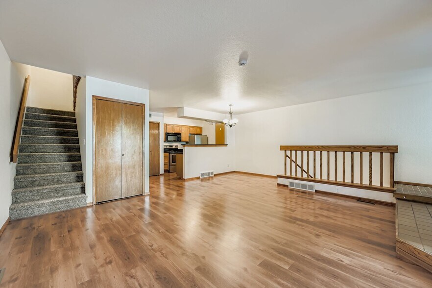 Building Photo - 5056 Buckingham Rd