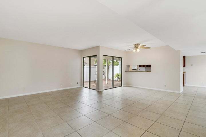 Building Photo - 202 Lakewood Dr