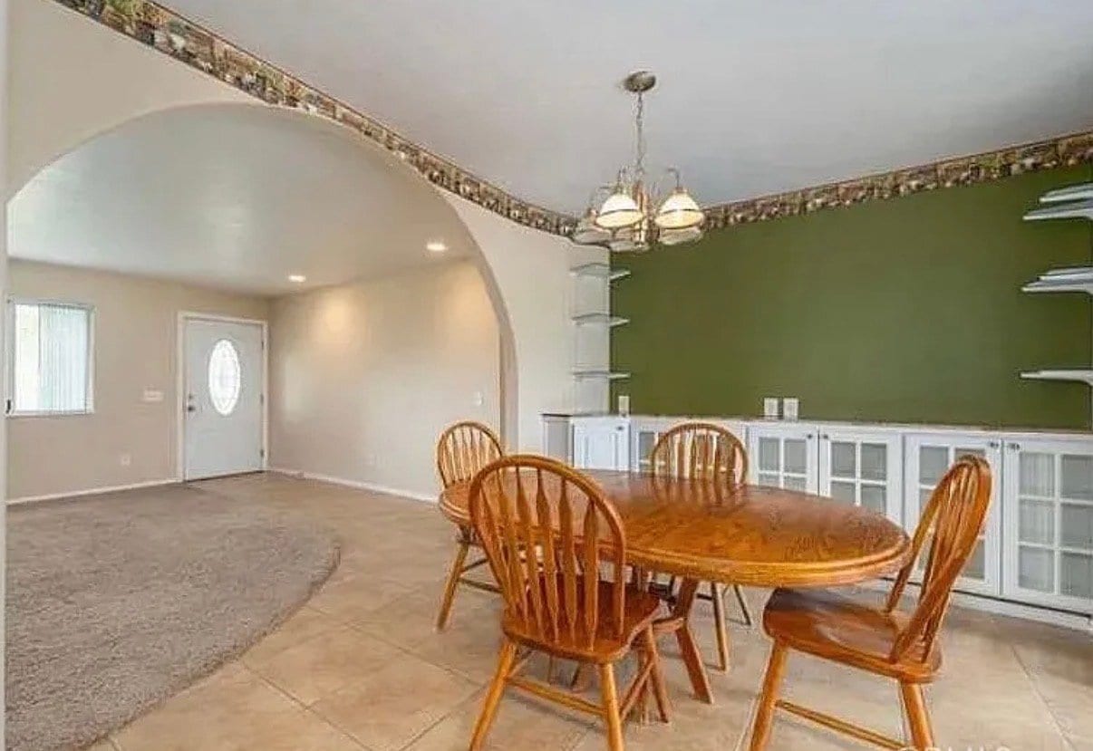 Building Photo - 633 W 5th St