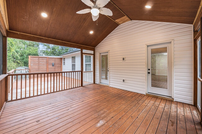Building Photo - 1167 Landsdowne Dr