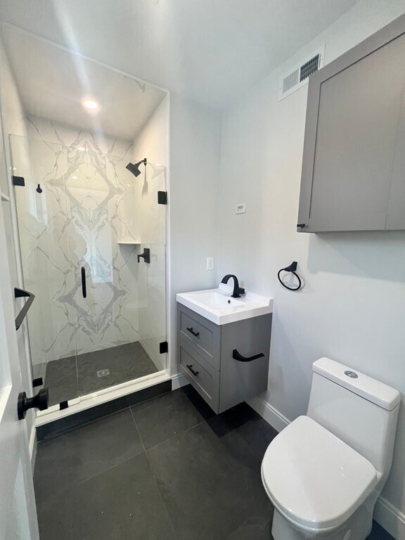 Building Photo - 25 Atkins St