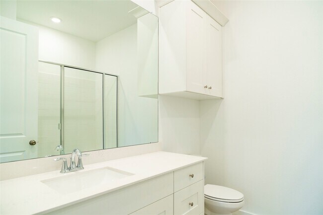 Building Photo - 31026 Sun Vly Dr