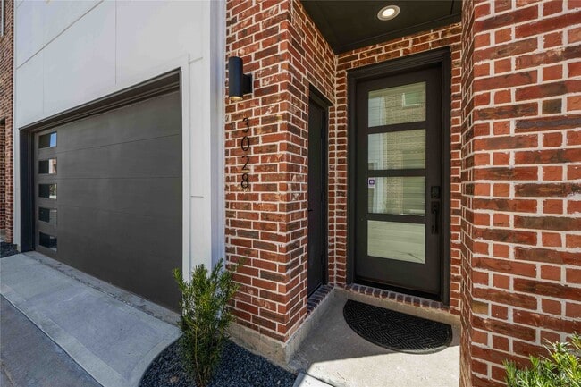 Building Photo - 3028 Lamar St