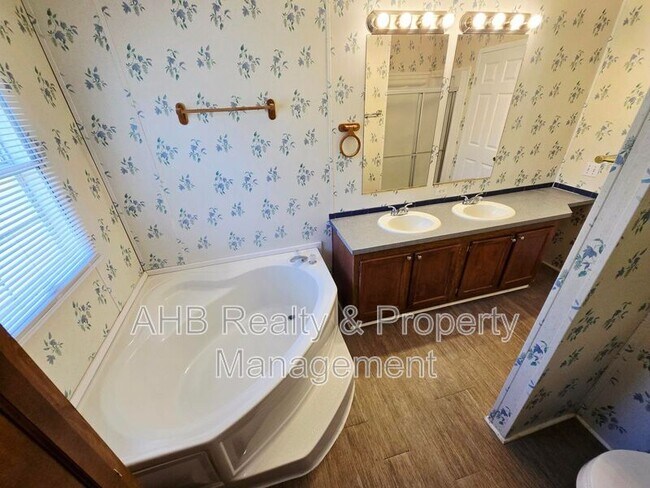 Building Photo - 1141 Palmer Farm Rd