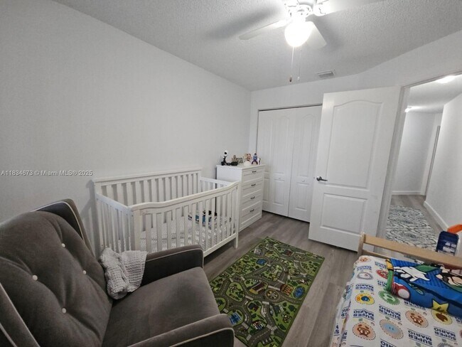 Building Photo - 5030 NW 116th Ct