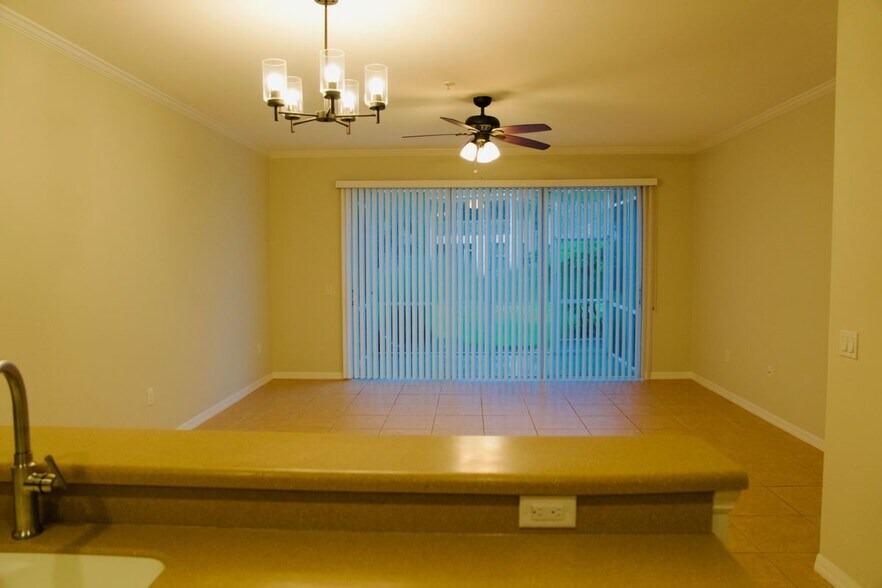 Building Photo - 1260 Oxford Ln