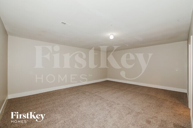Building Photo - 9420 Shenandoah Dr