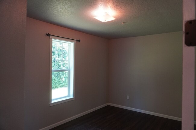 Building Photo - 205 N Hubbard Ave