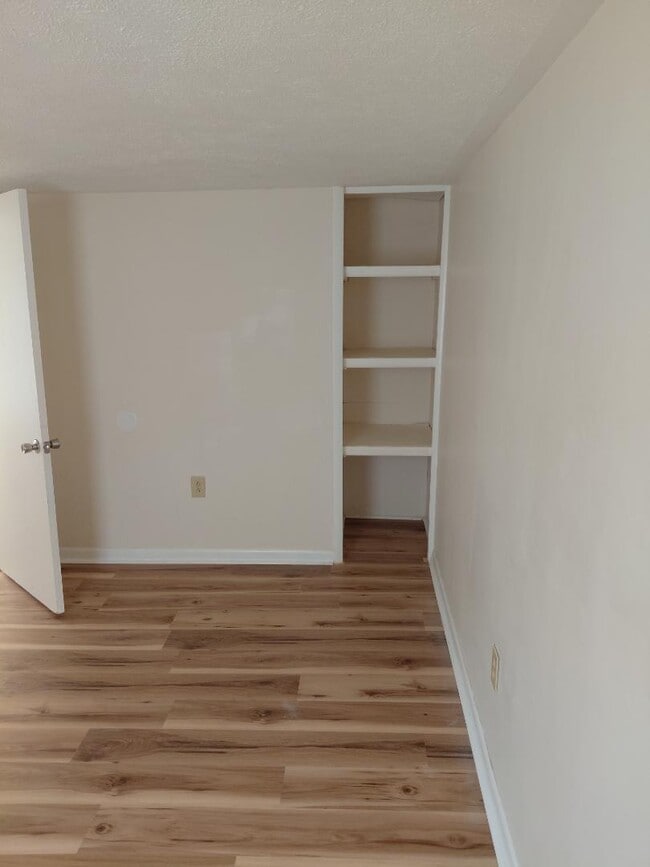 Building Photo - 6 W First St - 6 West First street