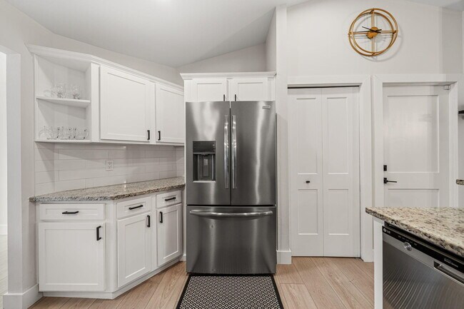 Building Photo - 13571 Jonquil Pl