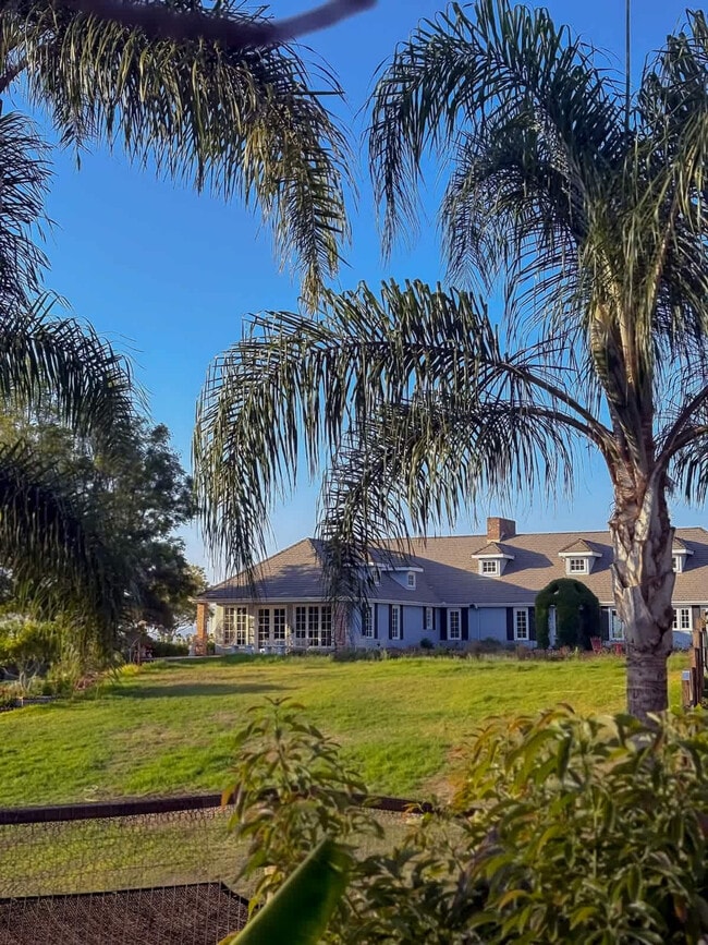 Building Photo - 30185 Vía Maria Elena