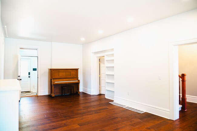 Building Photo - 145 E 300 S