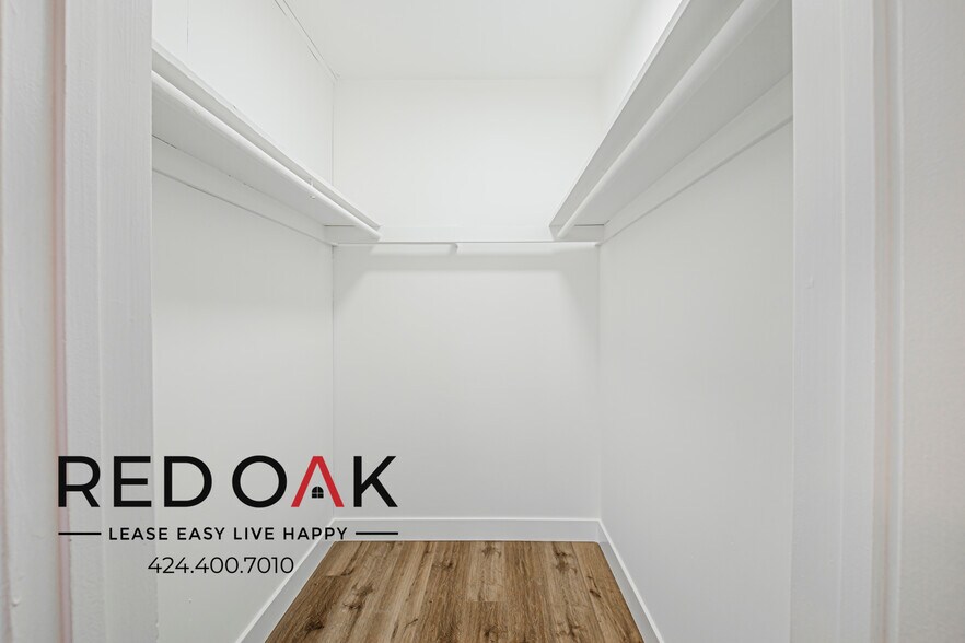 Building Photo - 153 S Ave 57