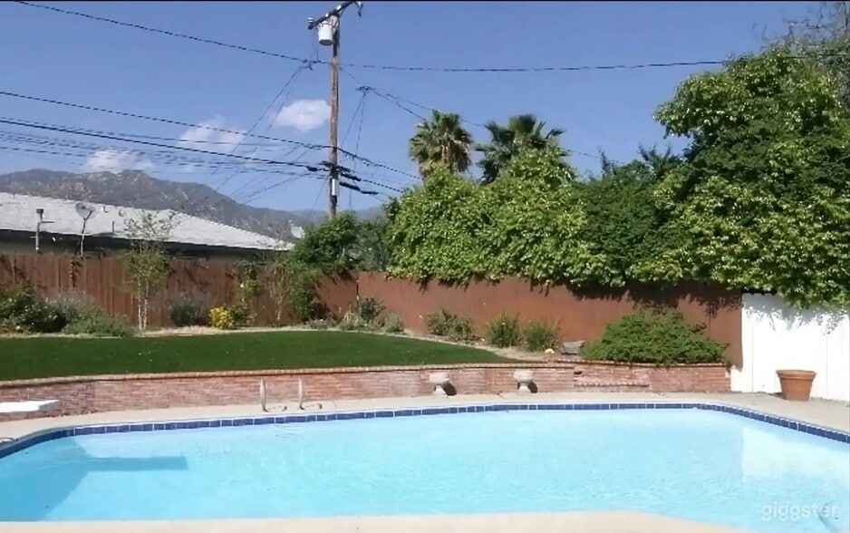 Building Photo - 1710 Oakwood St